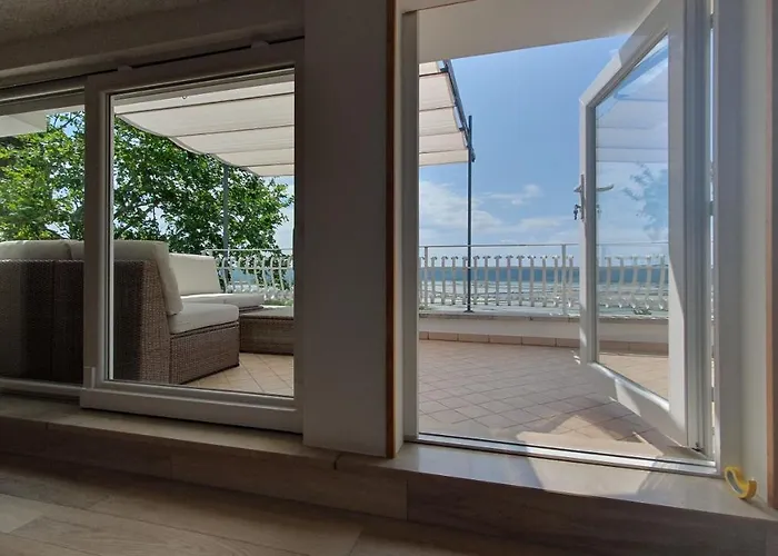 Laurus Πορτορόζ